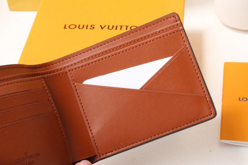 LOV - Luxurious Totes - 632