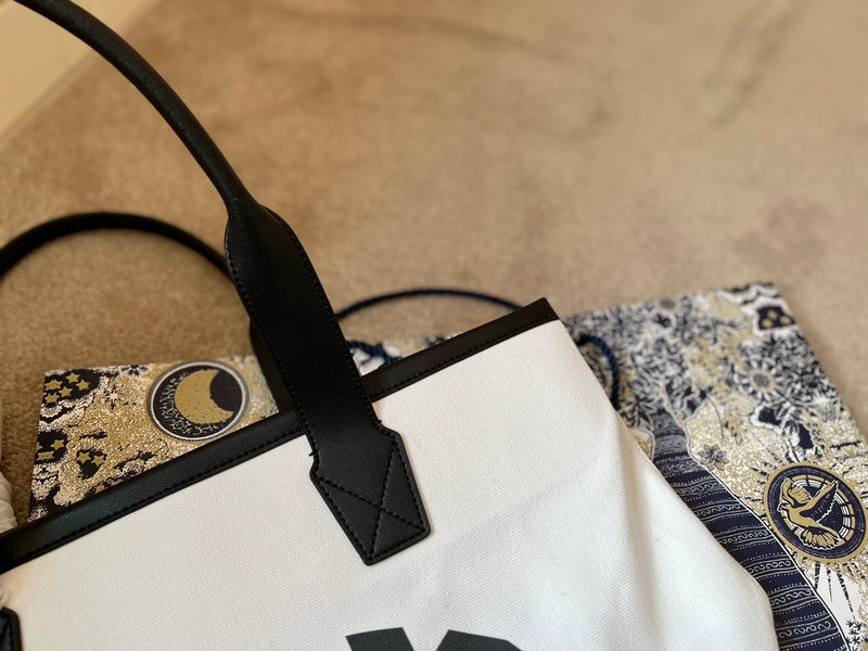 Luxurious Totes - BGA2 Bags - 137