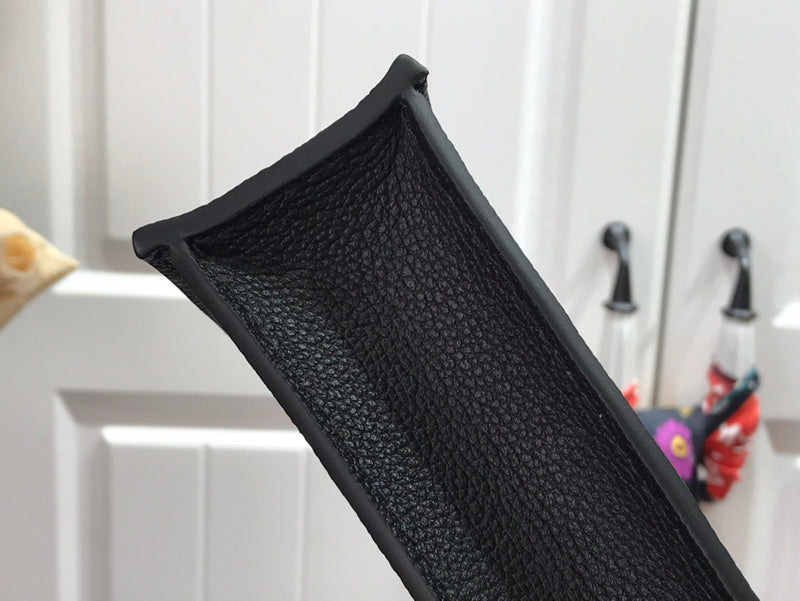 LOV - Luxurious Totes - 2476