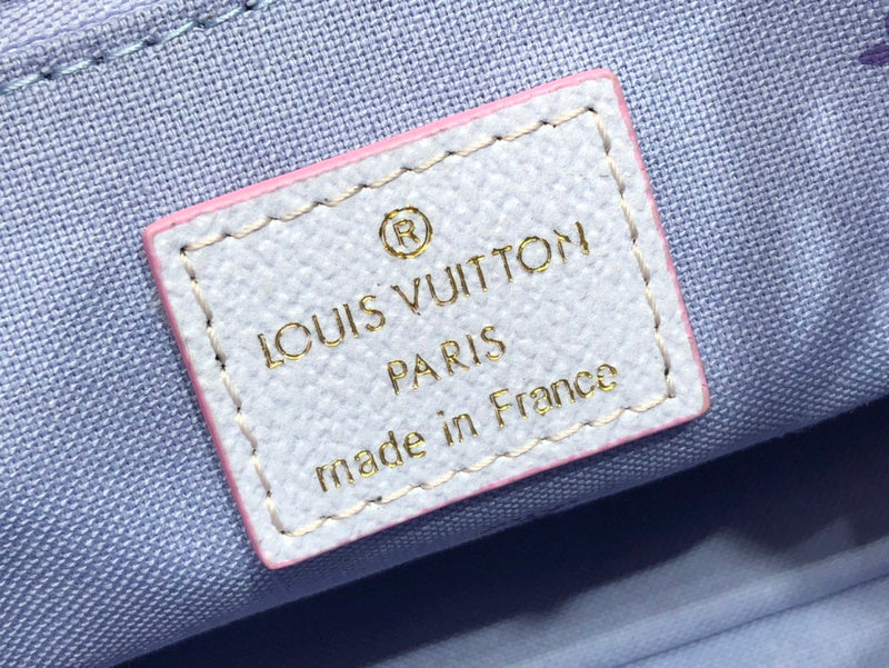 LOV - Luxurious Totes - 1580