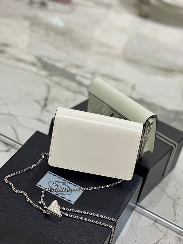 PDA - Luxurious Totes - 077