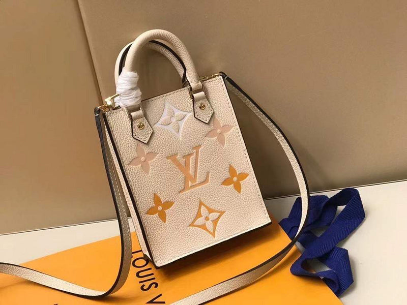 LOV - Luxurious Totes - 2462
