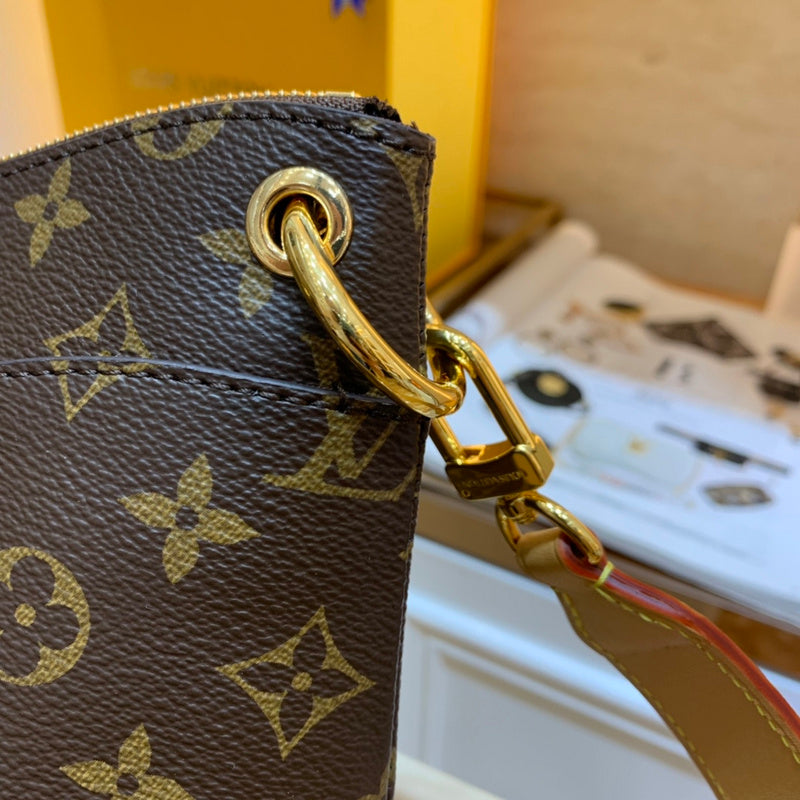 Luxurious Totes - Latest - 1627
