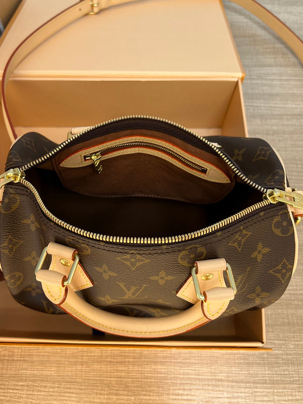 LOV - Luxurious Totes - 1636