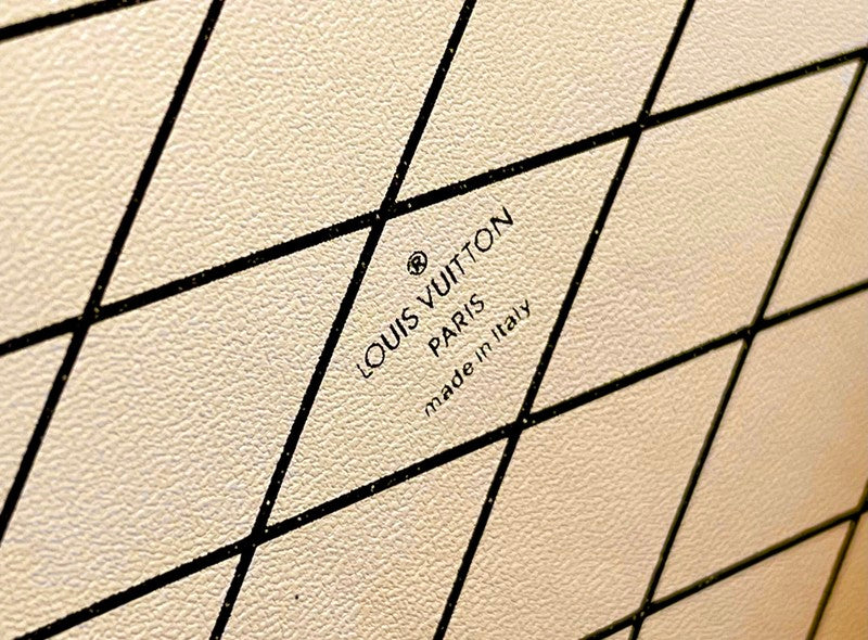 LOV - Luxurious Totes - 2074