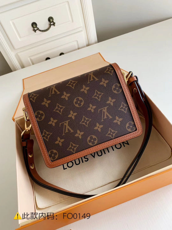 Luxurious Totes - Latest - 2429