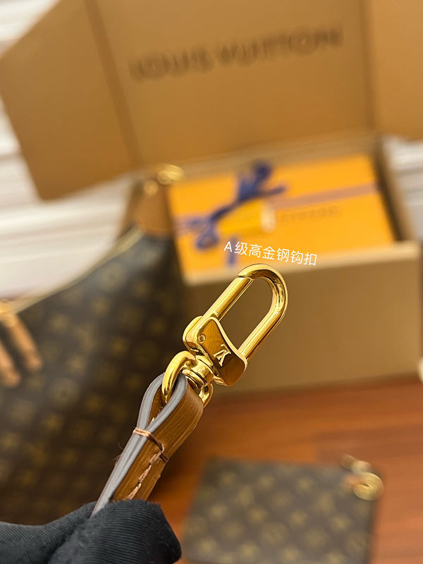 LOV - Luxurious Totes - 935