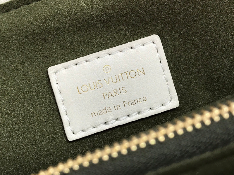 LOV - Luxurious Totes - 2490