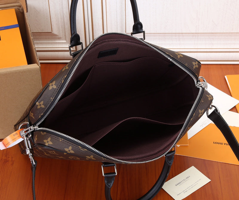 LOV - Luxurious Totes - 2551