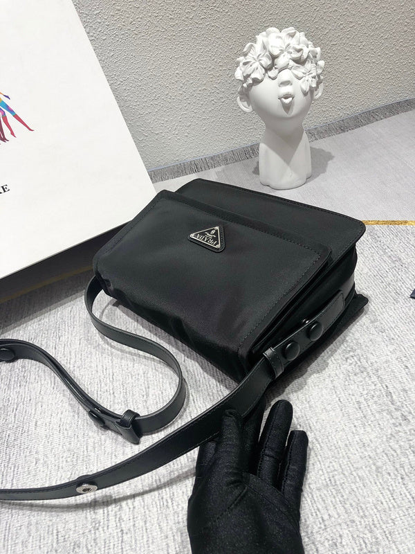 PDA - Luxurious Totes - 217