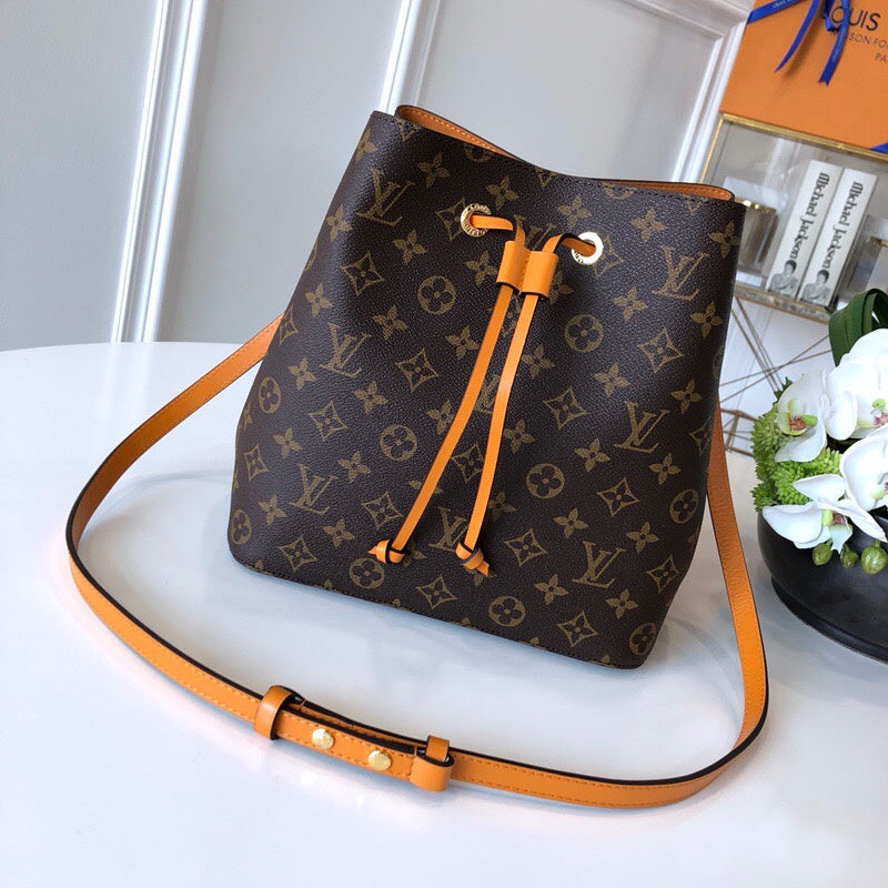 Luxurious Totes - Latest - 9735