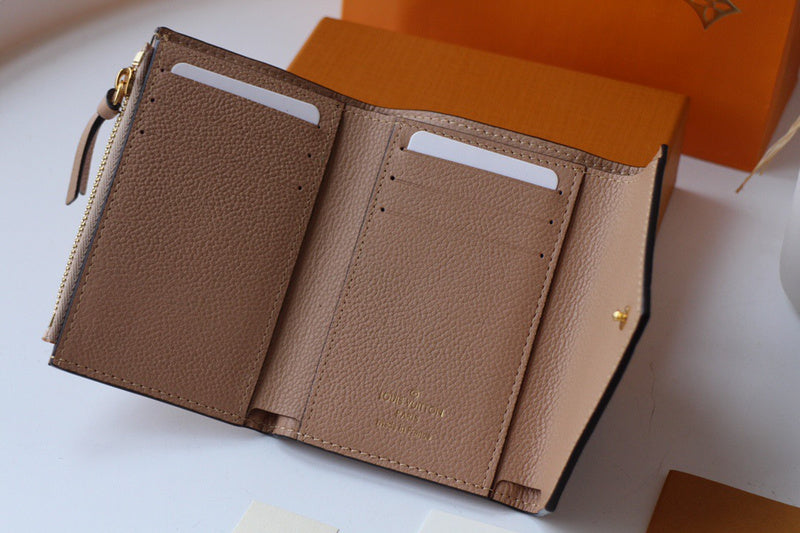 Luxurious Totes - Latest - 838