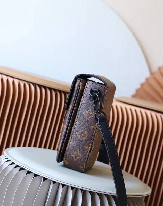 LOV - Luxurious Totes - 805
