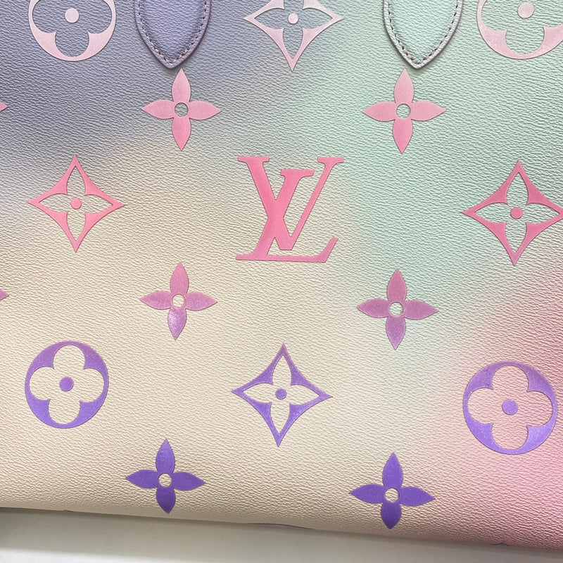 LOV - Luxurious Totes - 1526