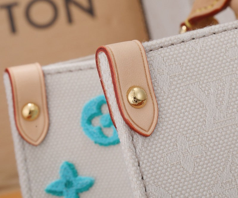 LOV - Luxurious Totes - 1379