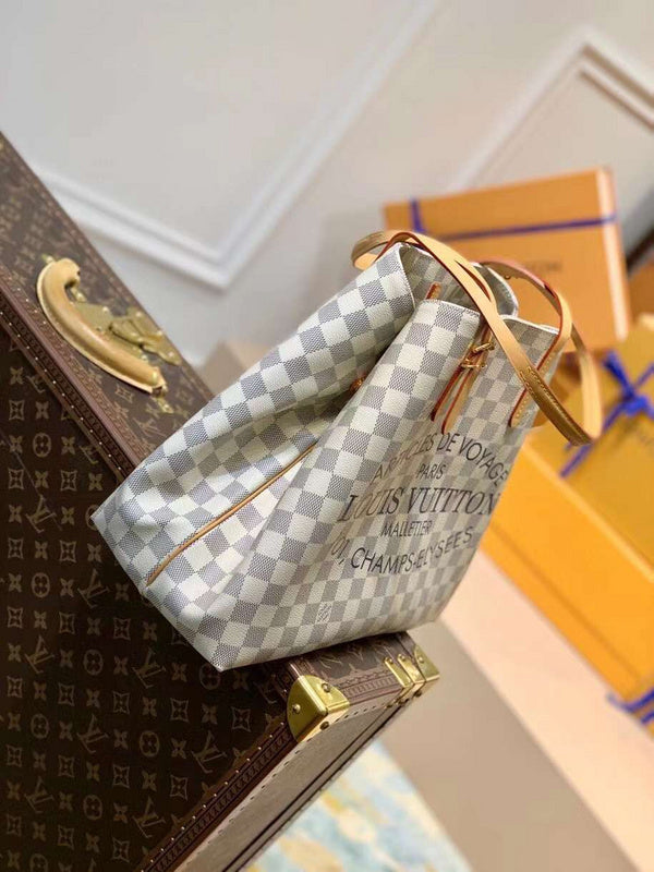 LOV - Luxurious Totes - 2131