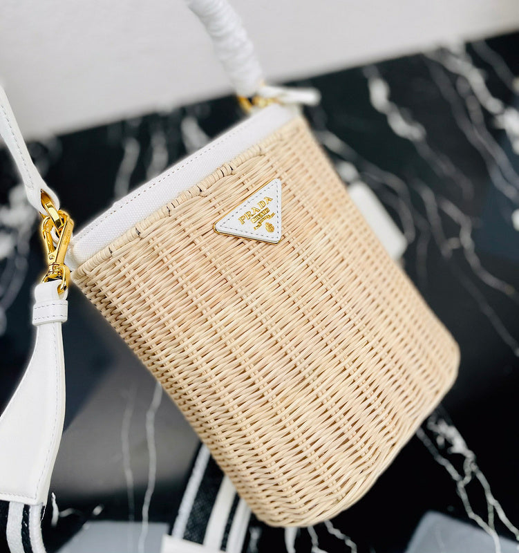 Luxurious Totes - Latest - 4540