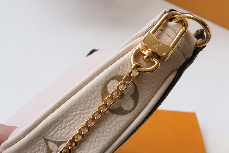 LOV - Luxurious Totes - 1715