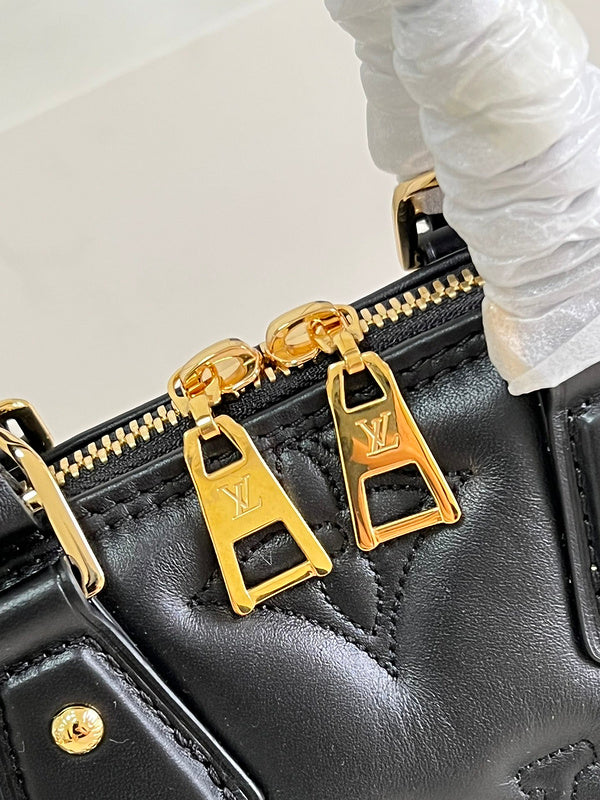 LOV - Luxurious Totes - 1568