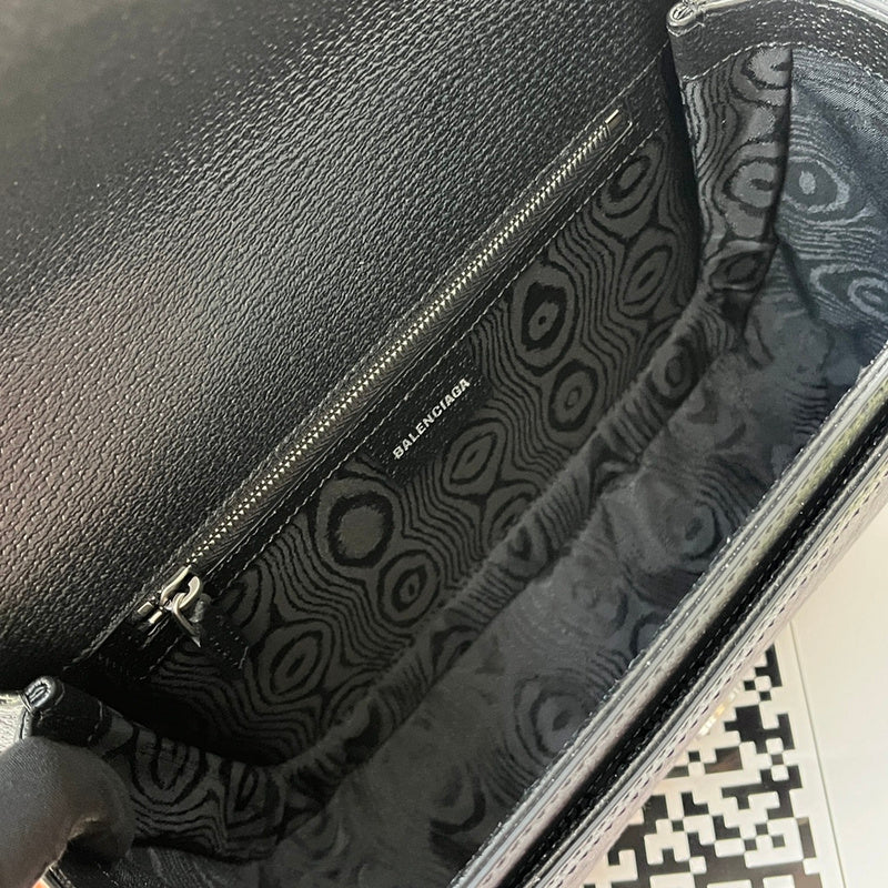 GUI - Luxurious Totes - 1234