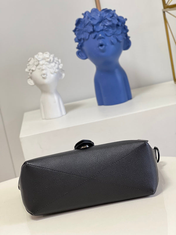 LOV - Luxurious Totes - 1798