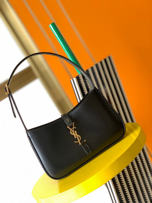 Luxurious Totes - Latest - 8577