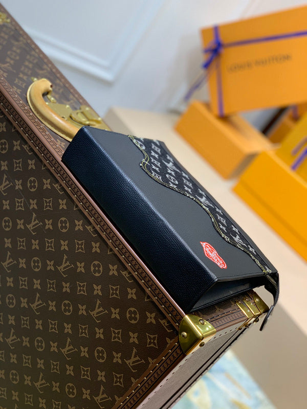 LOV - Luxurious Totes - 2055