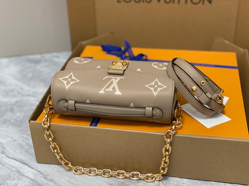 LOV - Luxurious Totes - 043