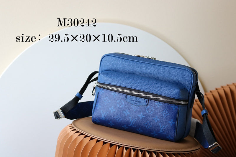 LOV - Luxurious Totes - 2040
