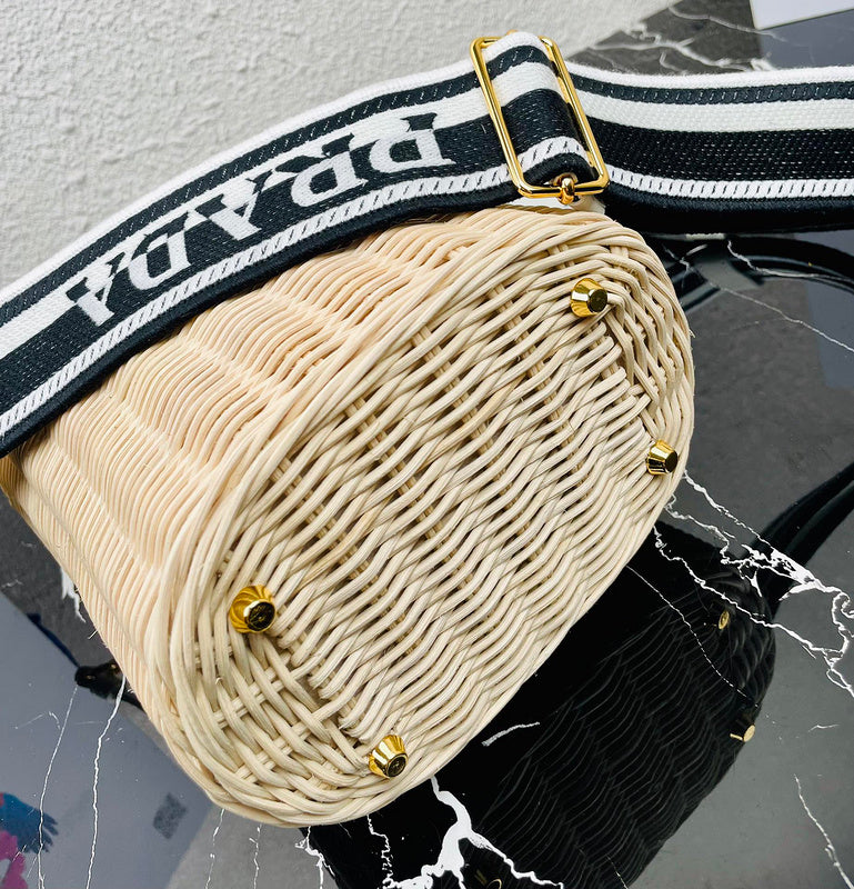 Luxurious Totes - Latest - 4540