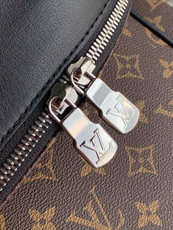 LOV - Luxurious Totes - 1872