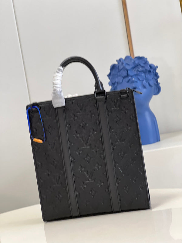 LOV - Luxurious Totes - 1610