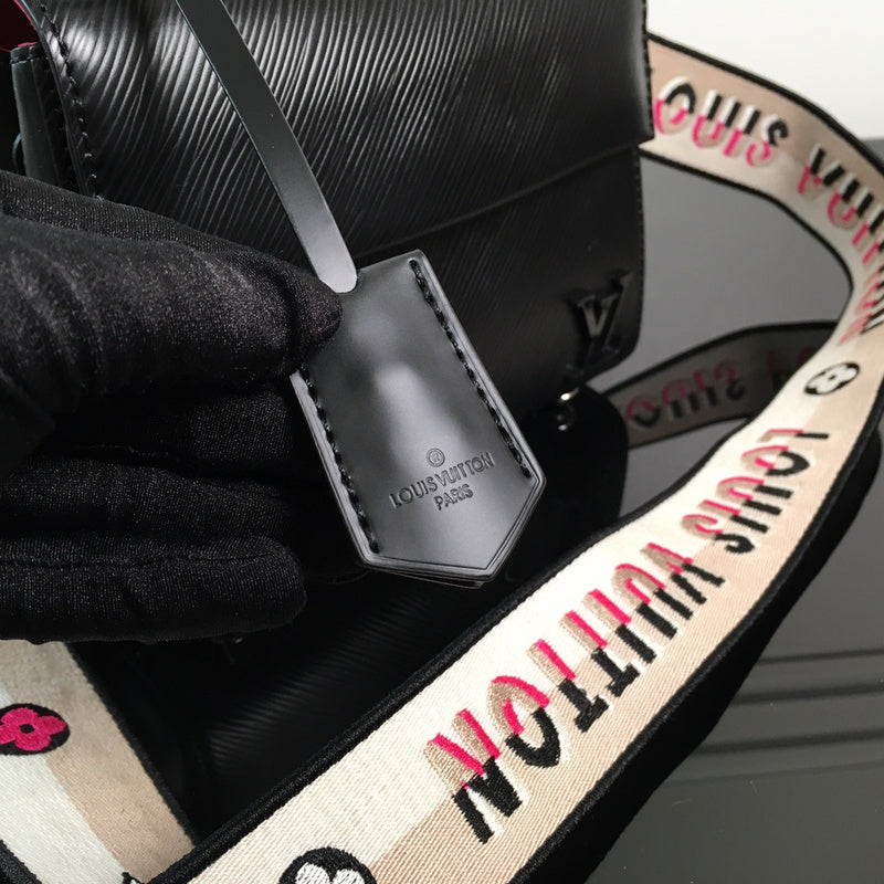LOV - Luxurious Totes - 2100