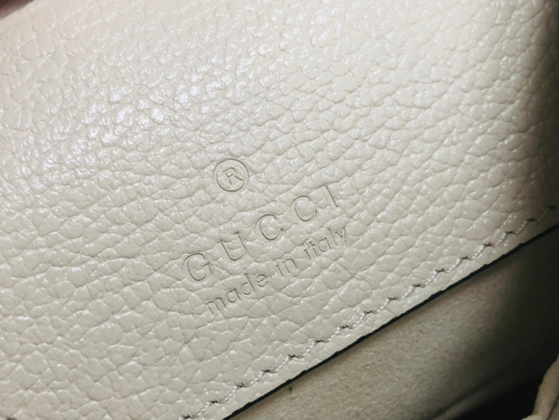 GUI - Luxurious Totes - 625