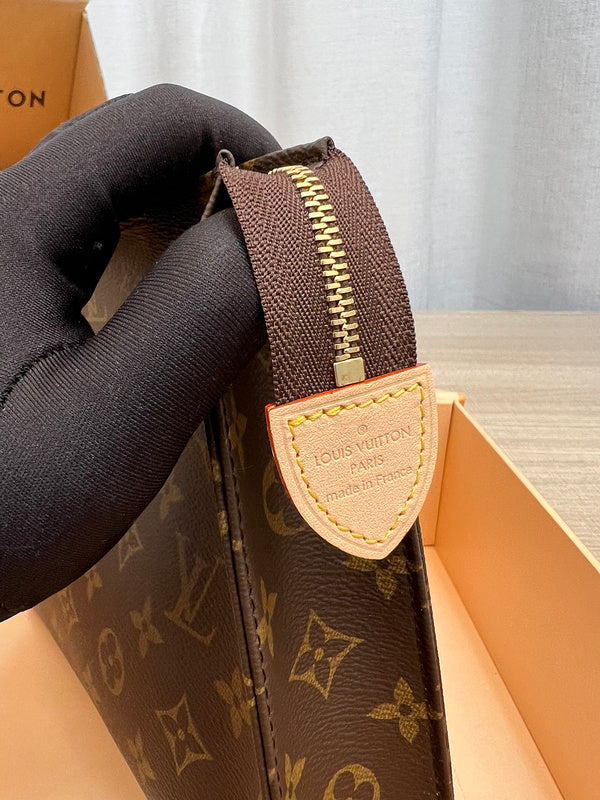 LOV - Luxurious Totes - 1633