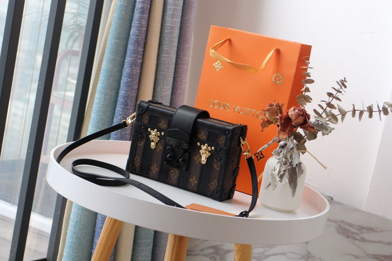 LOV - Luxurious Totes - 2514