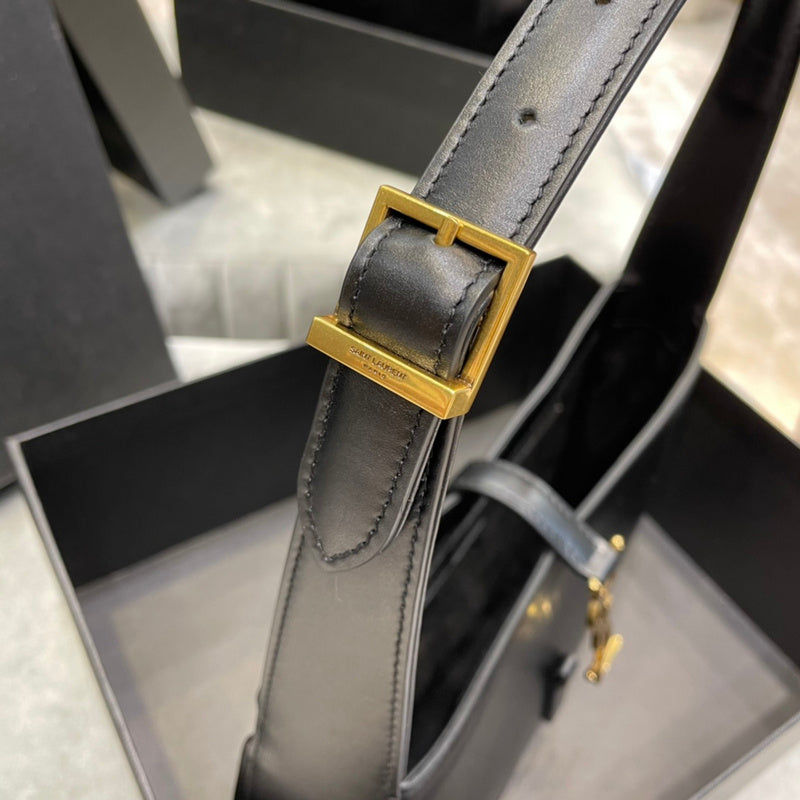 Luxurious Totes - Latest - 8340