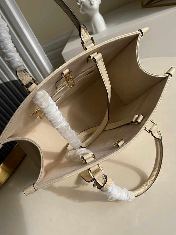 LOV - Luxurious Totes - 2548