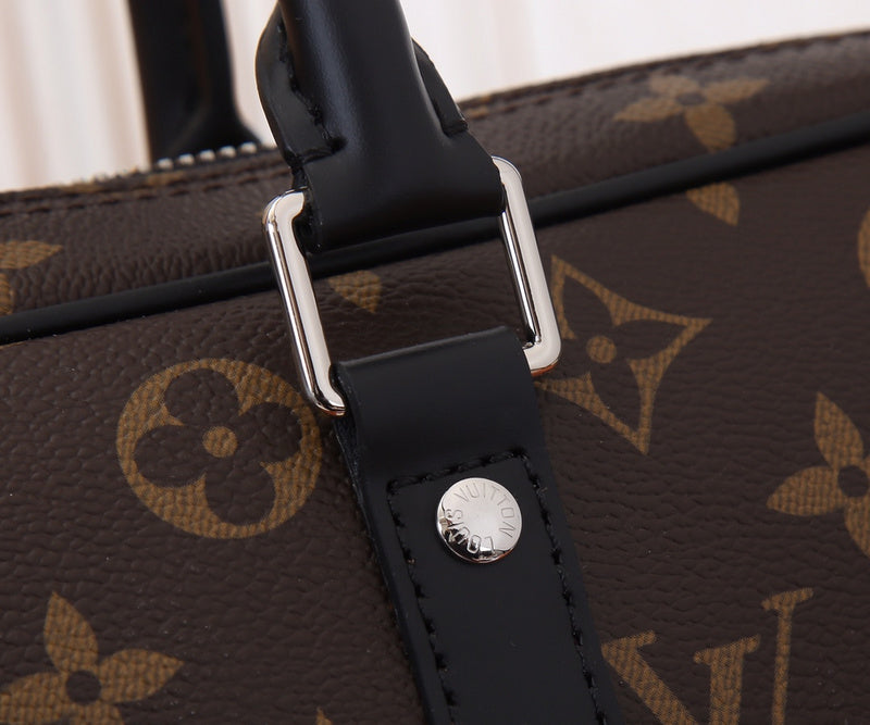 LOV - Luxurious Totes - 2551
