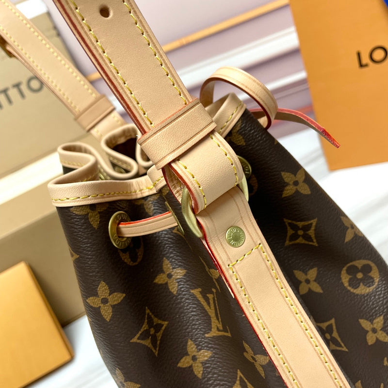LOV - Luxurious Totes - 2200