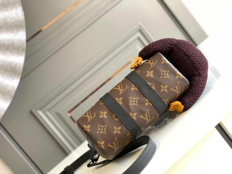 LOV - Luxurious Totes - 1857