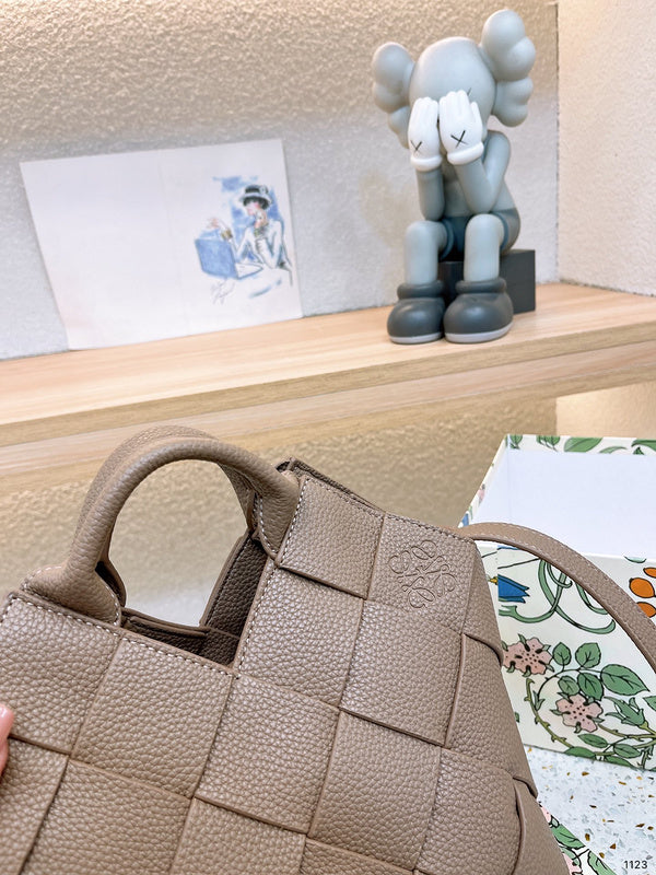 Luxurious Totes - LW-CH Bags - 056
