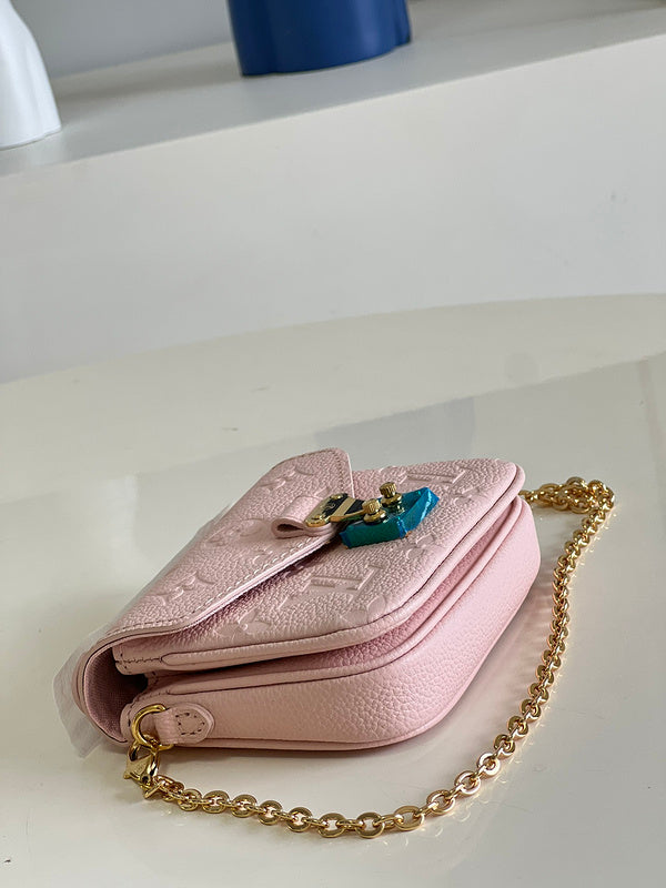 LOV - Luxurious Totes - 1698