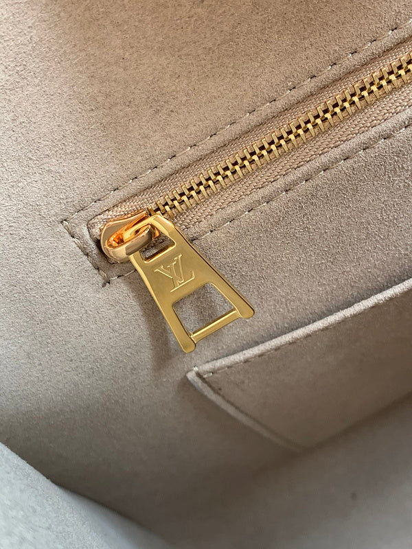 LOV - Luxurious Totes - 2021