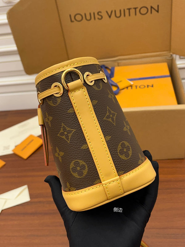 LOV - Luxurious Totes - 1493