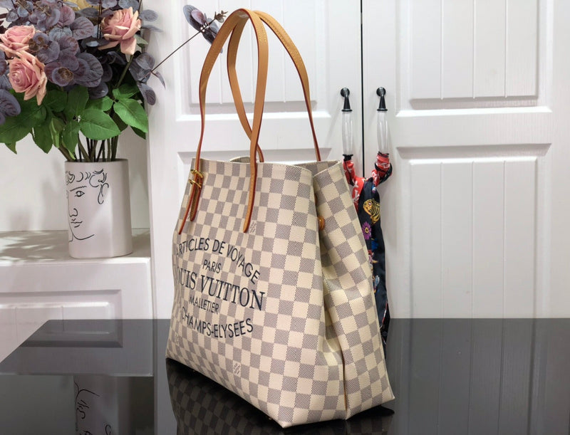 LOV - Luxurious Totes - 2219