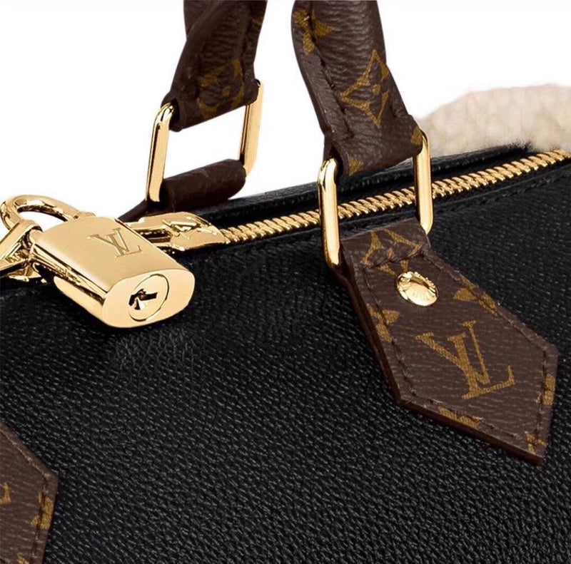 LOV - Luxurious Totes - 2576