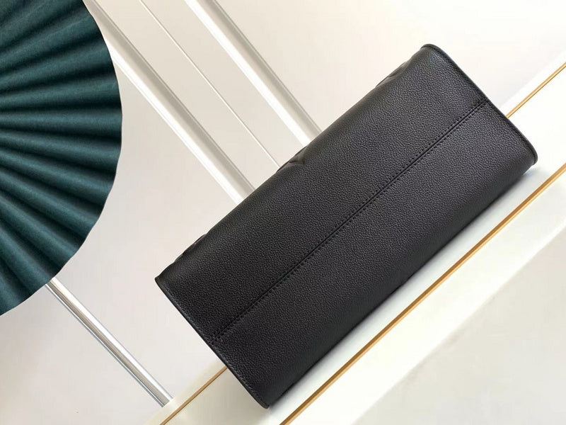 LOV - Luxurious Totes - 2393