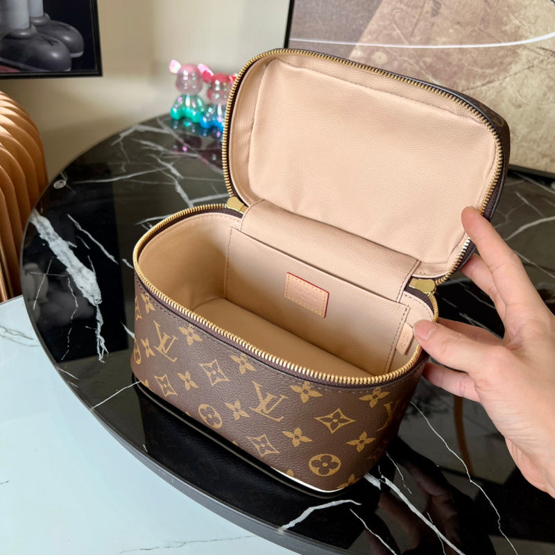 LOV - Luxurious Totes - 587