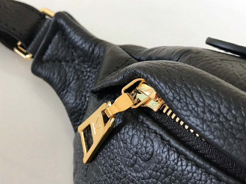 LOV - Luxurious Totes - 2442
